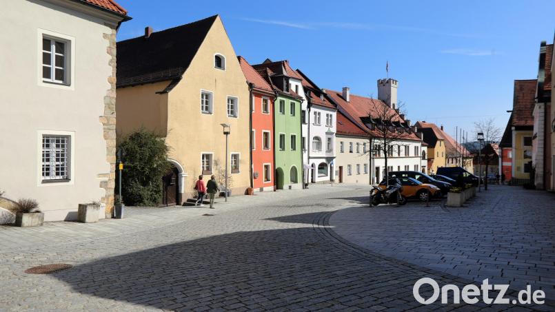 Der Obere Markt in Nabburg trägt die Handschrift des vor wenigen Tagen verstorbenen Stadtplaners Hartmut Schließer. Bild: Gerhard Götz