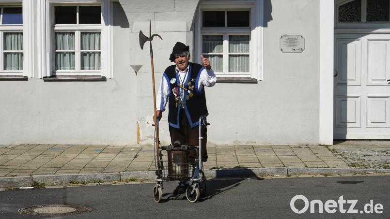 Nachwächter Tschung vor dem Wünneberghaus in Vilseck. Bild: scm