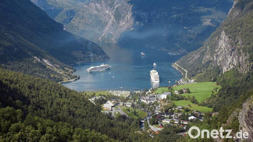 Geiranger-Fjord in Norwegen: Das Land im hohen Norden ist ein beliebtes Ziel für Kreuzfahrten – im Sommer und Winter. Bild: Michael Zehender/dpa