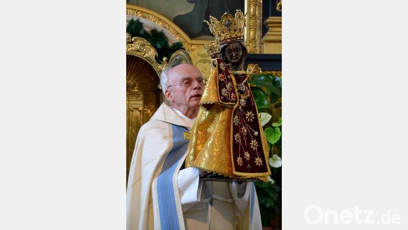 Monsignore Josef Fischer	wird das Gnadenbild nach Nabburg bringen. Bild: Roswitha Dorfner/exb