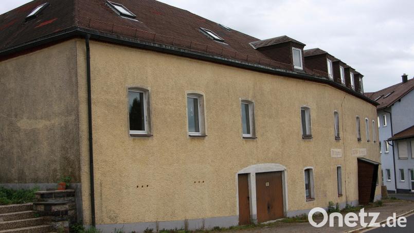 Ob das Anwesen Alte Straße 11 (Bild) komplett oder teilweise abgerissen wird, war in der aktuellen Sitzung noch kein Thema. In Auftrag gaben die Gemeinderäte eine Ergänzung der vorhandenen Machbarkeitsstudie. Bild: wro