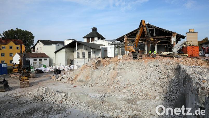 Insgesamt rund 31.000 Kubikmeter Abbruchmaterial fallen auf dem Schlachthof-Gelände an – das entspricht rund 500 Lkw-Ladungen. Bild: Wolfgang Steinbacher
