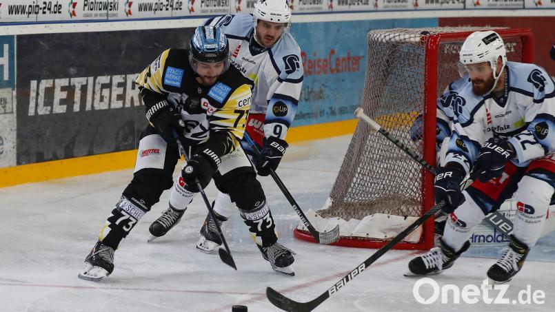 Ein Spiel aus der Vorbereitung: Die Blue Devils Weiden gewannen beim DEL2-Verein Bayreuth Tigers mit 5:4. Bild: Fotograf Peter Kolb