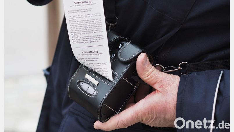 Ab Montag, 1. November, überwacht der Zweckverband Kommunale Verkehrssicherheit Oberpfalz (ZV KVS) im Auftrag der Gemeinde Kümmersbruck den ruhenden Verkehr. Symbolbild: Zweckverband KVS Oberpfalz/exb