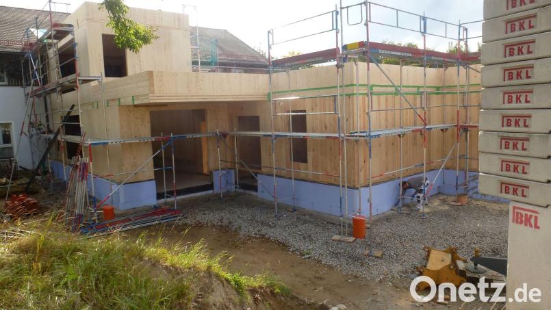 Die Anbau des Kindergartens in Schwarzhofen nimmt langsam Gestalt an. Bild: mad