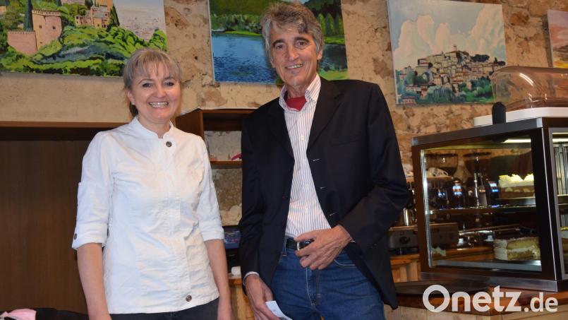 Bis Mitte November sind die Bilder von Carlos Lopez in der Hammermühle bei Beate Schaller zu sehen. Im Steinstadel zeigt er Urlaubserinnerungen. Bild: bö