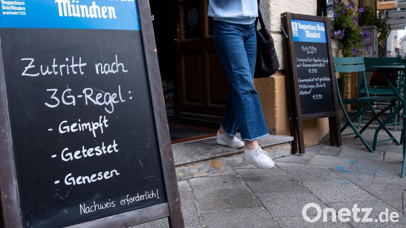 Diese Regel gilt ab Mittwoch auch wieder im Landkreis Amberg-Sulzbach. Symbolbild: Sven Hoppe/dpa