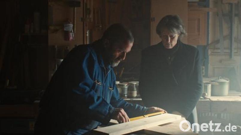 In seinem Film "Aufbruch" versammelt Ludwig Wüst seine drei Berufe: Schreiner, Schauspieler und Regisseur. Bild: Klemens Koscher