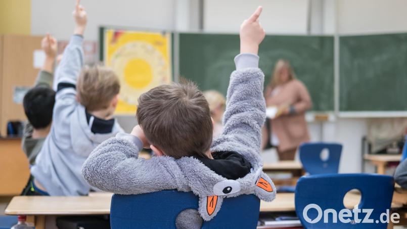 Die Grundschüler in Püchersreuth können bald wieder durchatmen: Lüftungsgeräte sollen frische Luft bringen. Symbolbild: Peter Steffen/dpa