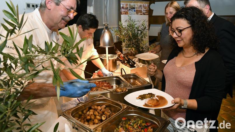 Traditionell gelten die Gäste des Schlemmerwochen-Auftakts als Multiplikatoren für die in den vier Wochen zu erwartende Gästeschar. Dementsprechend legten sich die Wirte in Stadt und Land ins Zeug, um ihren Gästen zu beweisen, dass sie auch nach den harten Lockdown-Zeiten nicht von ihrer Leistungsfähigkeit eingebüßt haben. Bild: Petra Hartl