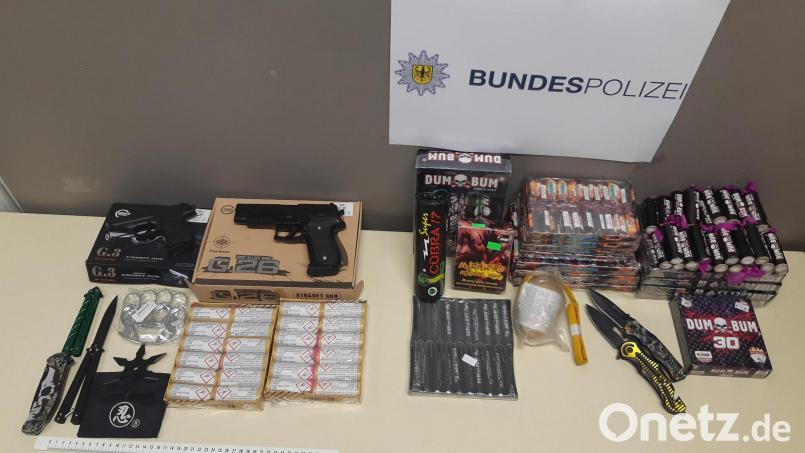Diese Gegenstände hat die Bundespolizei beschlagnahmt. Bild: Bundespolizei/exb