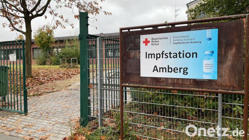 Die BRK-Impfstation in der Kennedyschule in Amberg geht ab 18. Oktober wieder in Betrieb. Bild: BRK-Kreisverband Amberg-Sulzbach/exb