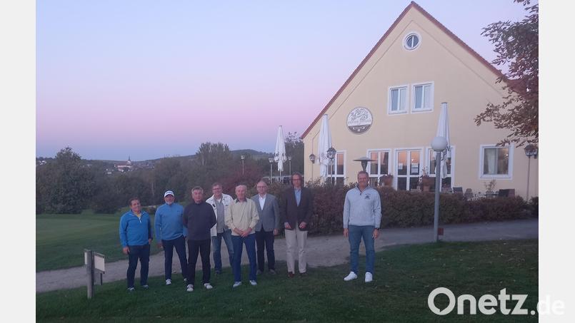 Die erfolgreichsten Teilnehmer beim Herren-Abgolfen, von links Alex Hofmann, Raimund Fischer, Andreas Kunz, Dietmar Rausch, Horst Röder, Thomas Pfletscher, Matthias Golle und Andi Graf. Bild: Golfclub Stiftland/exb