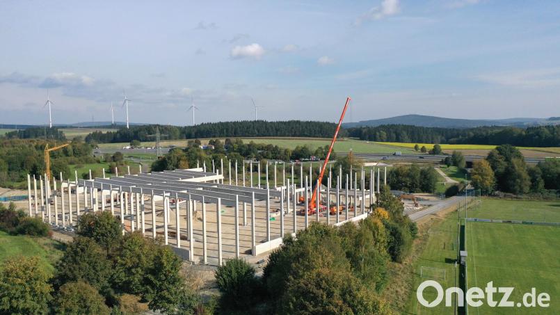 In Lorenzreuth baut Cube derzeit ein Logistiklager für Zubehörteile, die nicht für den Bau eines Rades notwendig sind. Bild: Florian Miedl/fph