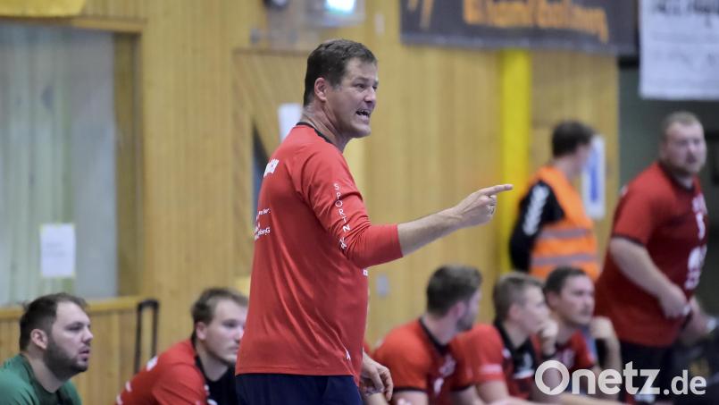 Christian Rohrbach, Vorsitzender und wieder mal Aushilfstrainer des HC Sulzbach. Archivbild: Ziegler