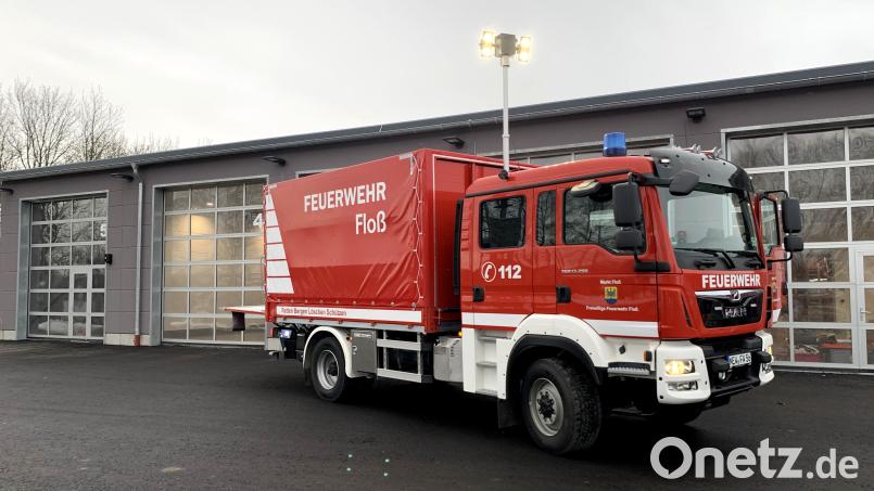 Der neue LKW und das neue Gerätehaus stehen kurz vor der offiziellen Einweihung. Bild: omu