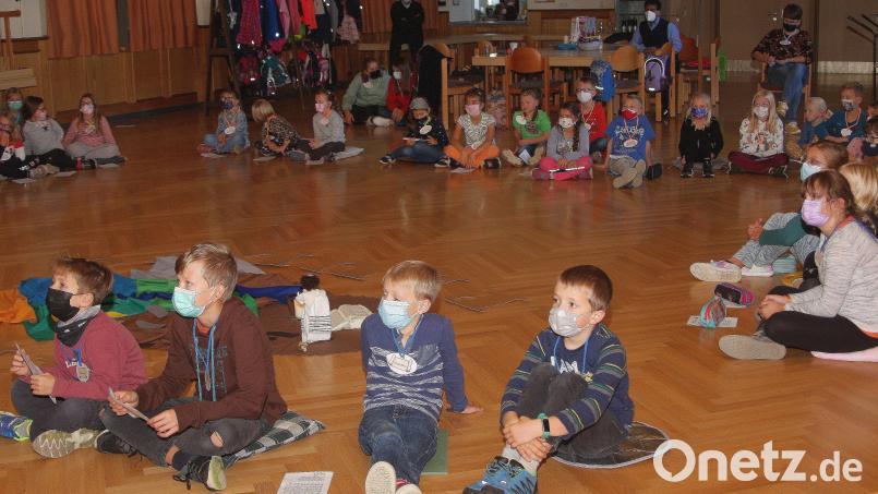 Den Auftakt des Kinderbibeltags bildete ein Zeichentrickfilm, in dem die Lebensgeschichte des heiligen Paulus nacherzählt wurde. Bild: wro