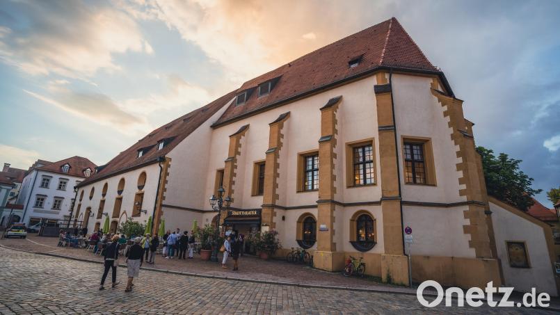 Im Stadttheater Amberg gilt ab 22. Oktober die "3G-plus-Regel": Zutritt haben dann nur noch Geimpfte, Genesene und Besucher mit aktuellem PCR-Test. Damit entfällt die Maskenpflicht. Bild: Jonas Würdinger/exb