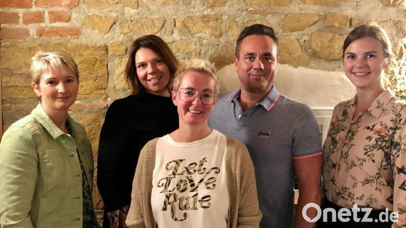 Die Spitze des BLLV-Kreisverbands Amberg-Land bilden (von links) Kerstin Beck, Christine Schüller, Vorsitzende Michaela Bergmann, Markus Gleißner und Susanne Arbogast. Bild: BLLV Amberg-Land/exb