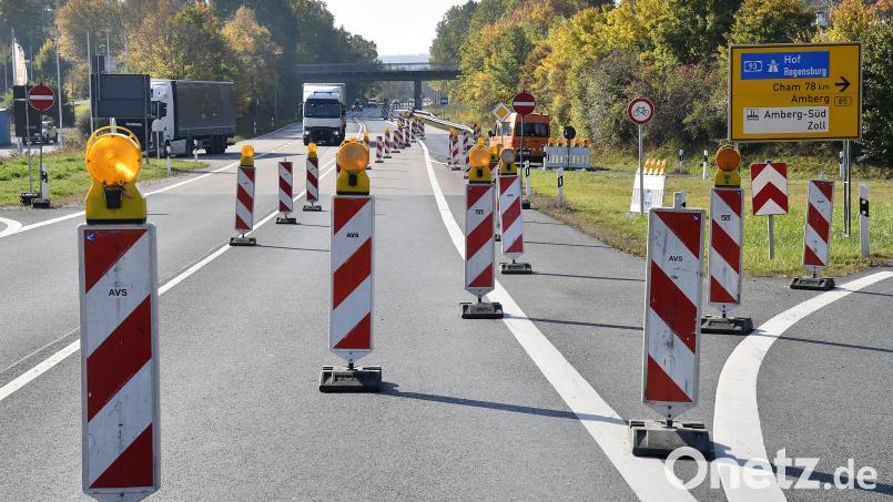 Beim sogenannten &quot;Amberger Schmetterling&quot; beginnt die halbseitige Sperrung der B 299 in Fahrtrichtung Neumarkt. Bild: Petra Hartl