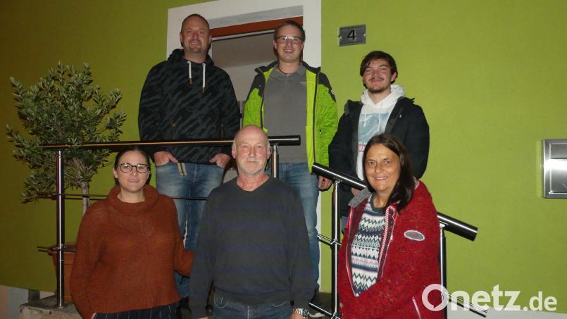 Jürgen Schäffler (oben von links), Andreas Hermann, Tim Drechsler, Petra Engelmann (unten von links), Walter Seltmann und Janine Hofmann führen das Jugendforum Eschenbach. Bild: rn