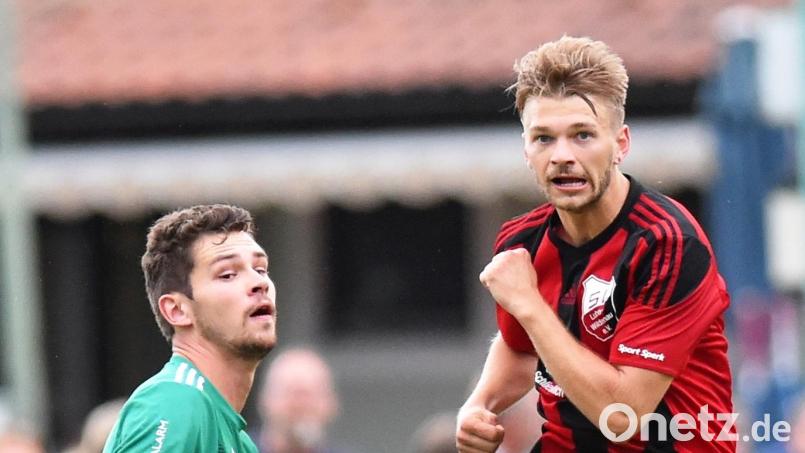 Michael Gleissner (rechts, SC Luhe-Wildenau) als Sieger im Kopfballduell. Bild: af