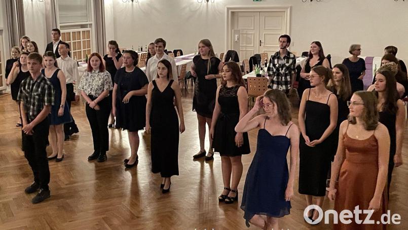 Der Festsaal der Decker-Schulen wurde zum Ballsaal. Bild: Michael Luig/exb