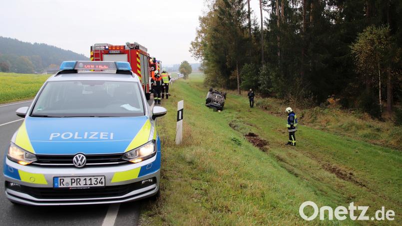Die Spuren im Graben nach dem Unfall auf der Bundestraße 470 Bild: jma