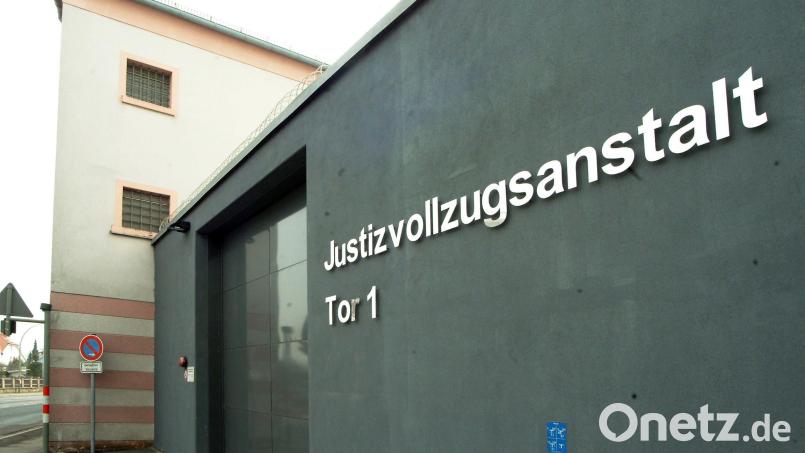 Ein 27-Jähriger will im Gefängnis bleiben und dort seine Lehre beenden. Symbolbild: Petra Hartl