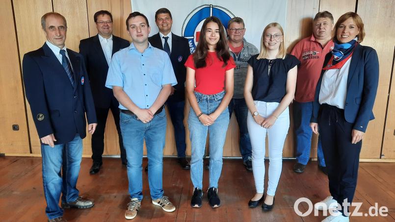 Das neu gewählte Vorstandsteam der Wasserwacht Tirschenreuth: (von links) Ralf Püschner, Robert Wolfrum, Felix Fichtner, Michael Bartsch, Sabrina Scharnagl, Peter Faget, Laura Wach, Martin Höfler und Kathrin Thoma. Bild: Inge Püschner/exb