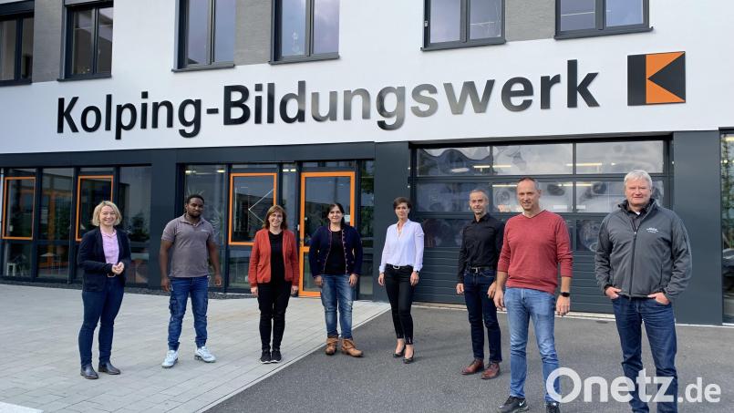 Seit vielen Jahren wird die &quot;Assistierte Ausbildung (AsA)&quot; im Agenturbezirk Weiden durch das Kolping-Bildungswerk umgesetzt. Auszubilden soll damit während ihrer Ausbildung eine Hilfestellung gegeben werden. Bild: Bundesagentur für Arbeit, Weiden/exb