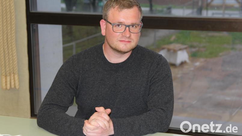 Felix Engel, Kreisarchivar für den nördlichen Landkreis Schwandorf, informierte über Pflichten bei der Aufbewahrung von Dokumenten. Bild: ral