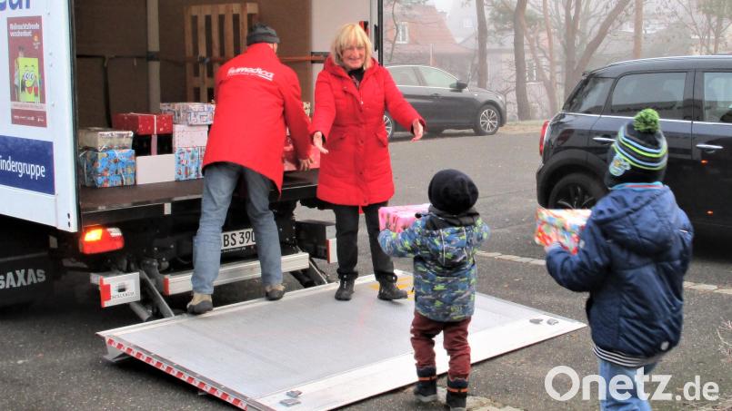 Für die Aktion &quot;Geschenk mit Herz&quot; sucht die katholische Kindertagesstätte &quot;St. Theresia&quot; viele Unterstützer, die Päckchen für Notleidende packen. Archivbild: rgr