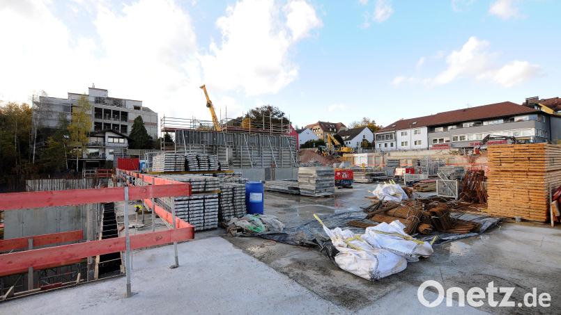 Die Oberpfalz-Arkaden in Sulzbach-Rosenberg sind ein begehrtes Anlageobjekt - und das schon, bevor das künftige Fachmarktzentrum fertiggebaut ist. Bild: Stephan Huber
