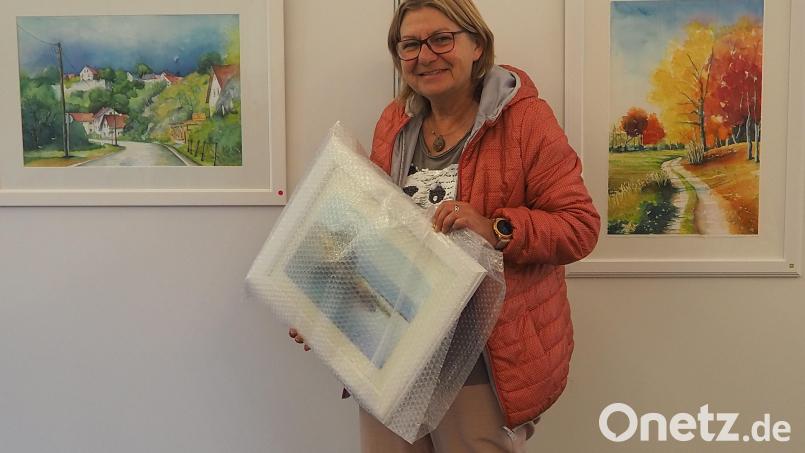 Sabine Leipold kehrt mit ihrer Ausstellung &quot;Mut zur Farbe&quot; für drei Sonntage zurück in die Heimat und stellt im Bürgersaal aus. Im Gepäck: rund 60 Bilder in Acryl-, Aquarell- und Mischtechnik sowie Fluid Painting. Bild: bl