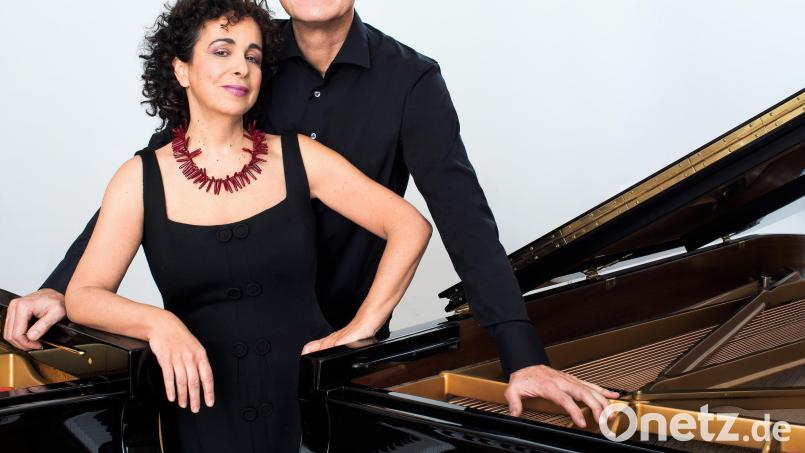 Das Klavierduo Yaara Tal &amp; Andreas Groethuysen präsentiert Reinhard Febels 18 Studien nach Bachs „Kunst der Fuge“. Bild: Michael Leis/hfz