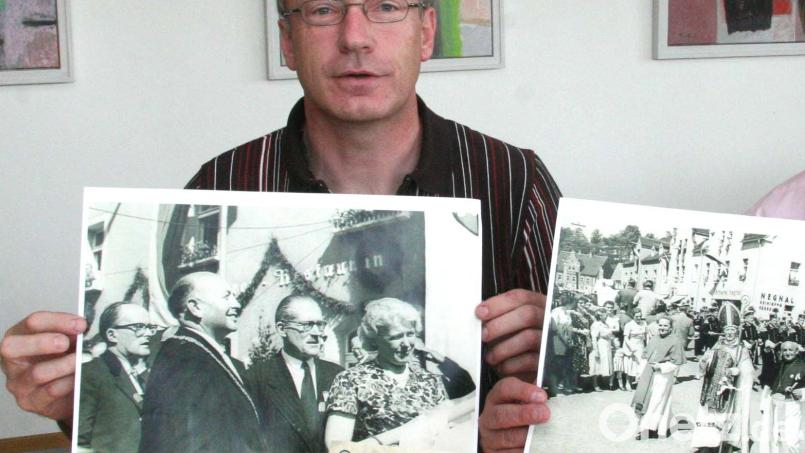Stadtarchivar Josef Fischer hat das Bildmaterial der letzten beiden Nordgautage in Schwandorf gesichtet und zu einer Ausstellung zusammengefasst. Im nächsten Jahr erfährt das Fotoarchiv eine Erweiterung, wenn die Neuauflage des &quot;Festes der Oberpfälzer&quot; erneut in Schwandorf stattfindet. Bild: Hirsch
