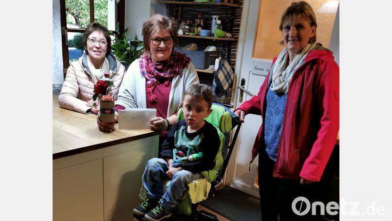 Von links: Monika Liebs, Christine Stich, Tim, Marianne Kowalek Bild: tok