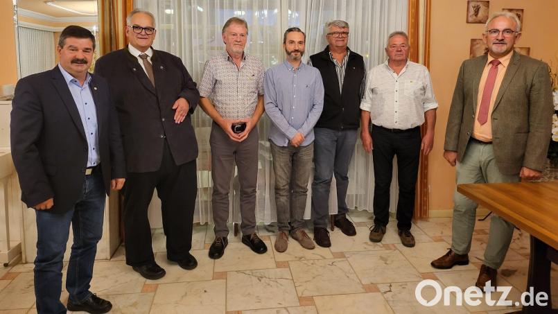 Von links: Helmut Grünbauer, Rudolf Limmer, Walter Trauner, Markus Kulikow, Siegfried Gleißner, Peter Punzmann, Rudolf Schopper Bild: tok