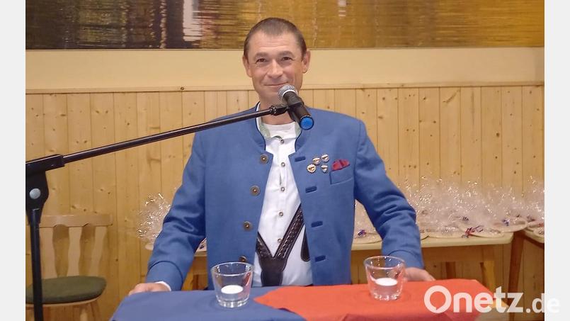 Vorsitzender Martin Konz zeichnete beim Festkommers viele verdiente Mitglieder aus. Bild: Stadtkapelle/exb
