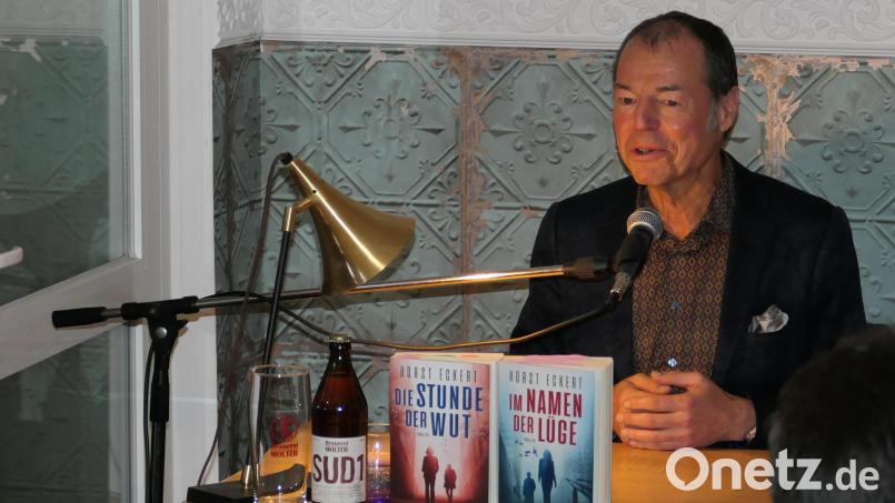 Krimiautor Horst Eckert liest im Café Locke. Bild: bod
