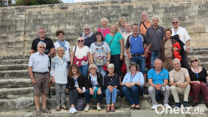 Auf den Stufen des römischen Theaters im minoischen Palast in Phaistos versammelte sich die Reisegruppe zu einem Gruppenfoto. Bild: jzk