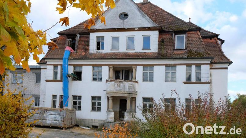 Sanierung statt Abriss: Im ehemaligen repräsentativen Bürogebäude der Firma Prüschenk entstehen dank einer Privatinitiative drei Wohneinheiten. Bild: do
