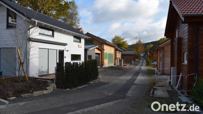 Im "Fischerdorf Trausnitz" herrscht rege Bautätigkeit. Über 30 Ferienhäuser sind bereits errichtet. Bild: bnr