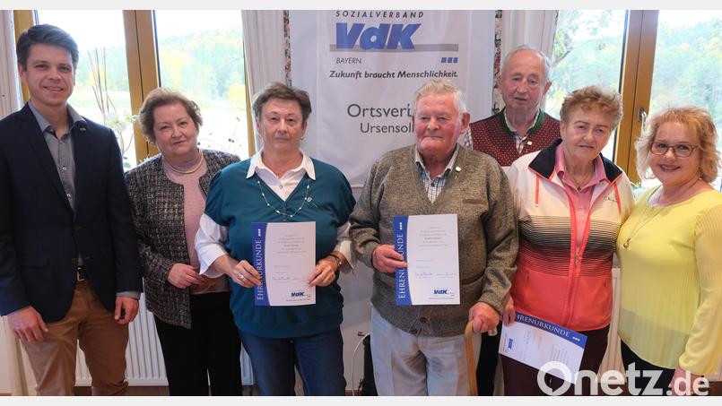 Der VdK-Ortsverband Ursensollen ehrt langjährige Mitglieder (von links): Dritter Bürgermeister Achim Kuchenbecker, VdK-Kreisvorsitzende Marianne Kies-Baldasty, Emilie Graml (in Vertretung für ihren Ehemann Josef Graml, 20 Jahre Mitglied, Beisitzer im Vorstand), Rudolf Kuhn (20 Jahre), Georg Stiegler (25 Jahre), Edeltraud Urban (20 Jahre) und Vorsitzende Jutta Streher. Bild: usc