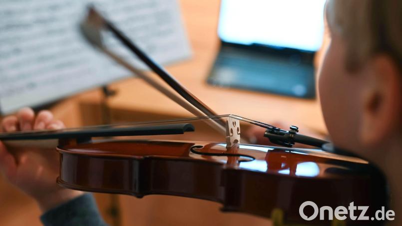 Vielerorts üben die Talente jetzt wieder für den Wettbewerb Jugend musiziert. Symbolbild: Uli Deck/dpa