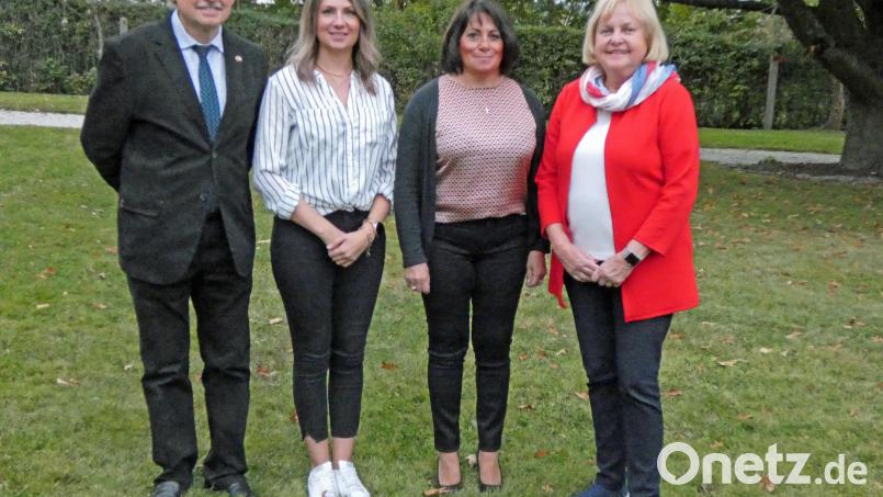 Die vier gleichberechtigten Vorstände der DFG Waldsassen sind auch weiterhin Karl-Heinrich Voh, Arabella Hammerer, Anita Hammerer
und Edeltraud Fischer (von links). Bild: DFG Waldsassen/exb