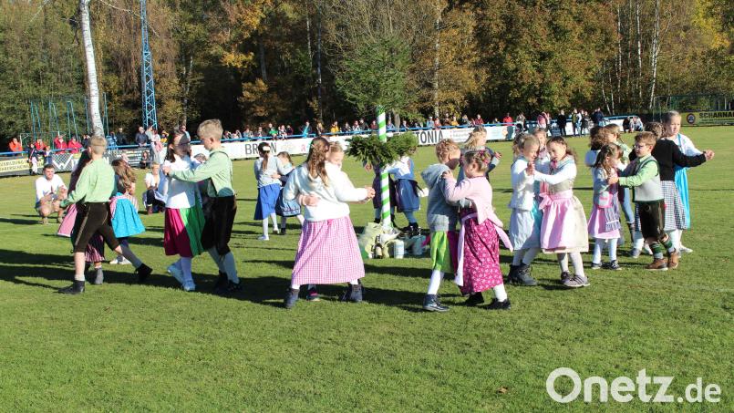 Wie die großen Profis: Nach einer intensiven Vorbereitung zeigten die Kirwakids eine gelungene Aufführung Bild: gmü
