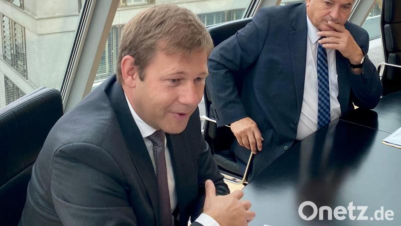 Thomas Erndl (links) beerbt Karl Holmeier im Amt als Sprecher der aus Ostbayern stammenden CSU-Bundestagsabgeordneten. Bild: Doris Hapke