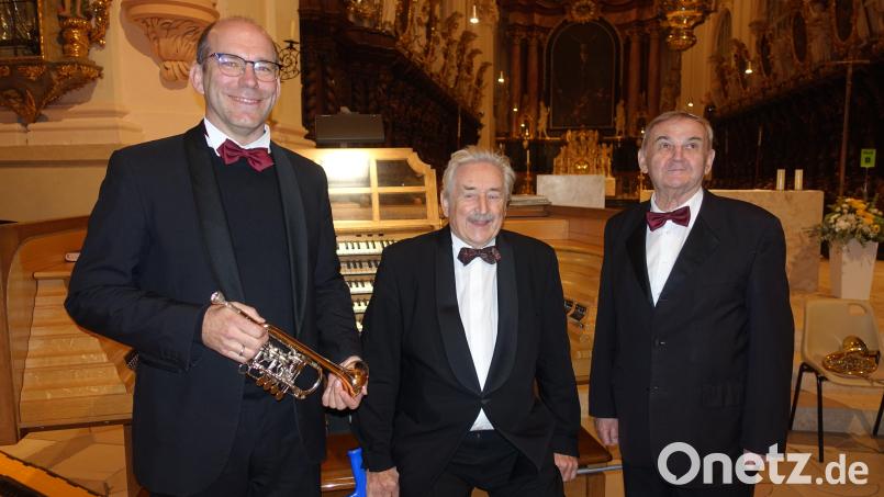 In der Basilika musizierten (von links) Thomas Irmen (Trompeten und Corno da caccia), Professor Ludwig Güttler (Trompeten und Corno da caccia) sowie Friedrich Kircheis (Orgel). Bild: Johannes Röttges/exb